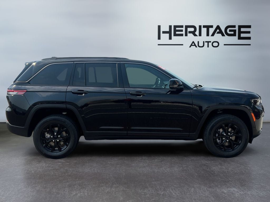 2026 Jeep Grand Cherokee GRAND CHEROKEE LAREDO ALTITUDE 4X4