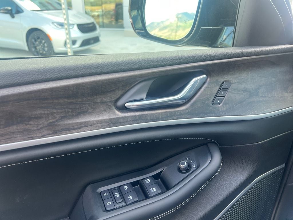 2026 Jeep Grand Cherokee GRAND CHEROKEE LIMITED RESERVE 4X4