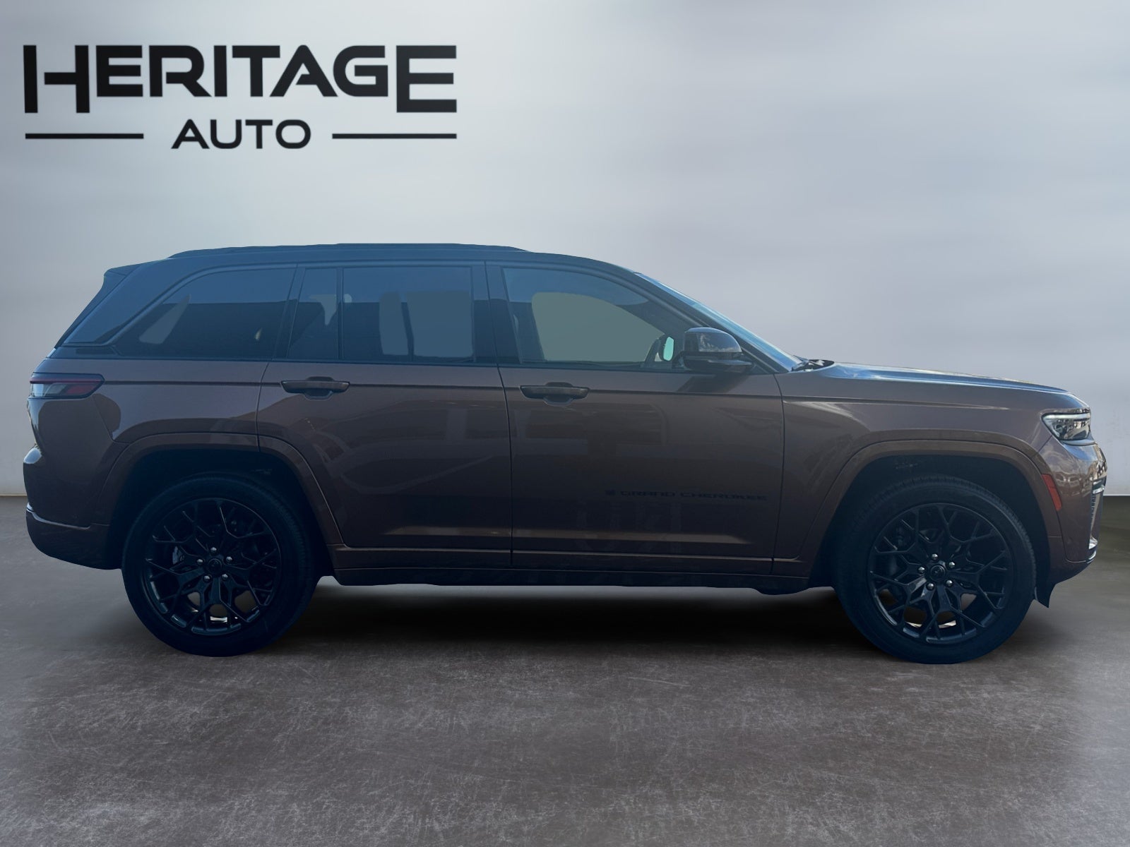 2027 Jeep Grand Cherokee GRAND CHEROKEE SUMMIT 4X4