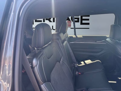 2026 Jeep Grand Cherokee GRAND CHEROKEE L LAREDO ALTITUDE 4X4