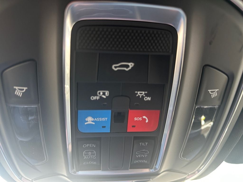 2026 Jeep Grand Cherokee GRAND CHEROKEE L LAREDO ALTITUDE 4X4