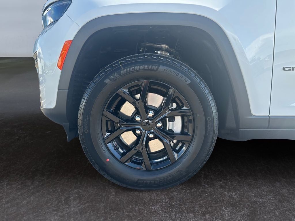 2026 Jeep Grand Cherokee GRAND CHEROKEE L LAREDO ALTITUDE 4X4