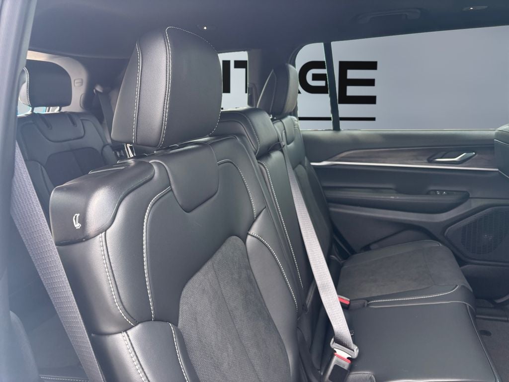 2026 Jeep Grand Cherokee GRAND CHEROKEE L LAREDO ALTITUDE 4X4