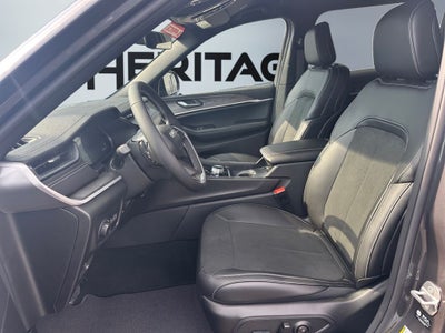 2026 Jeep Grand Cherokee GRAND CHEROKEE L LAREDO ALTITUDE 4X4