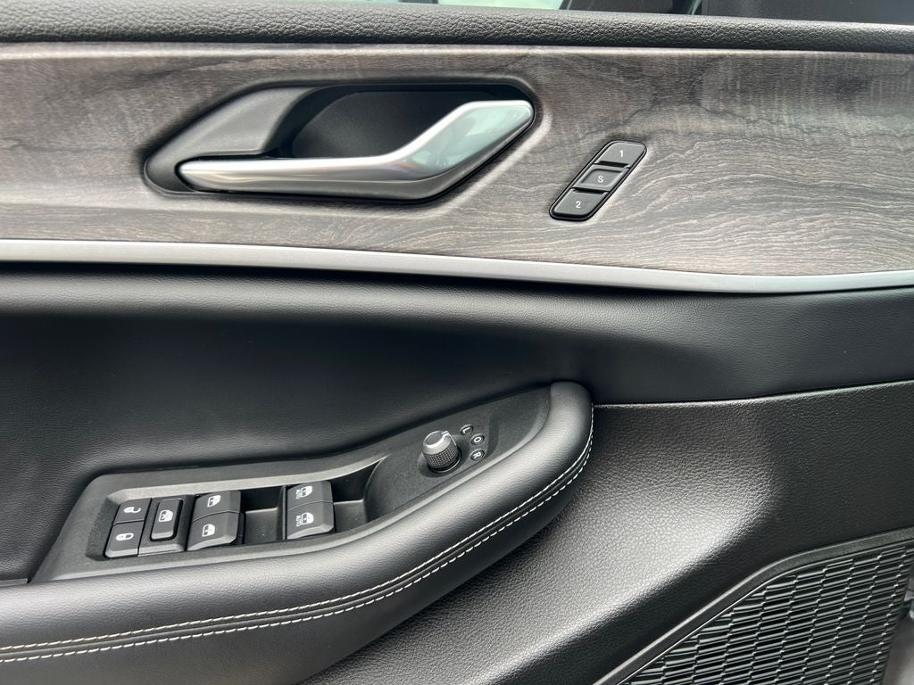 2025 Jeep Grand Cherokee L Limited 4x4