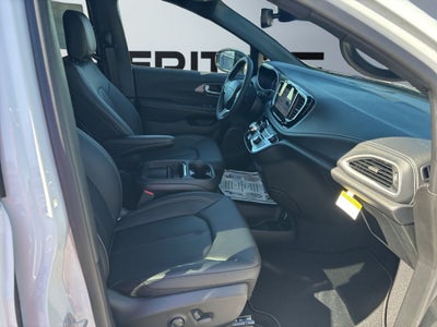 2027 Chrysler Pacifica PACIFICA SELECT AWD