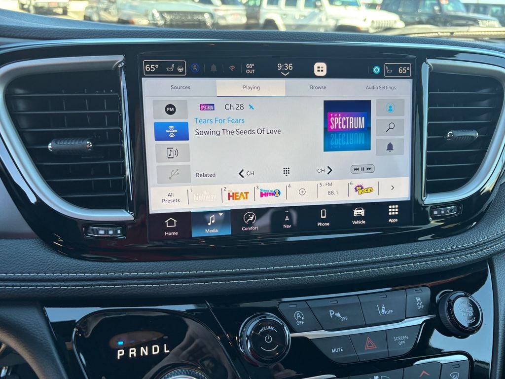 2027 Chrysler Pacifica PACIFICA SELECT AWD