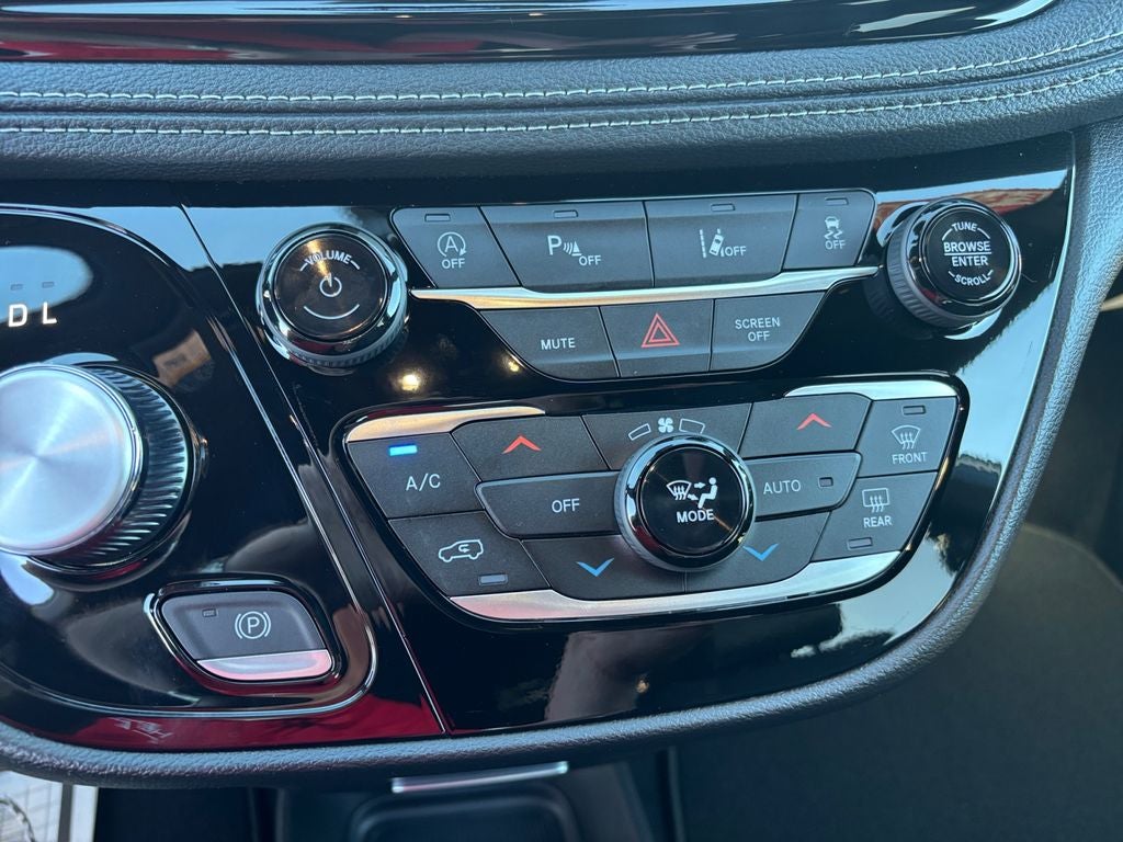 2027 Chrysler Pacifica PACIFICA SELECT AWD