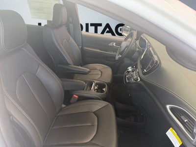 2027 Chrysler Pacifica PACIFICA SELECT AWD