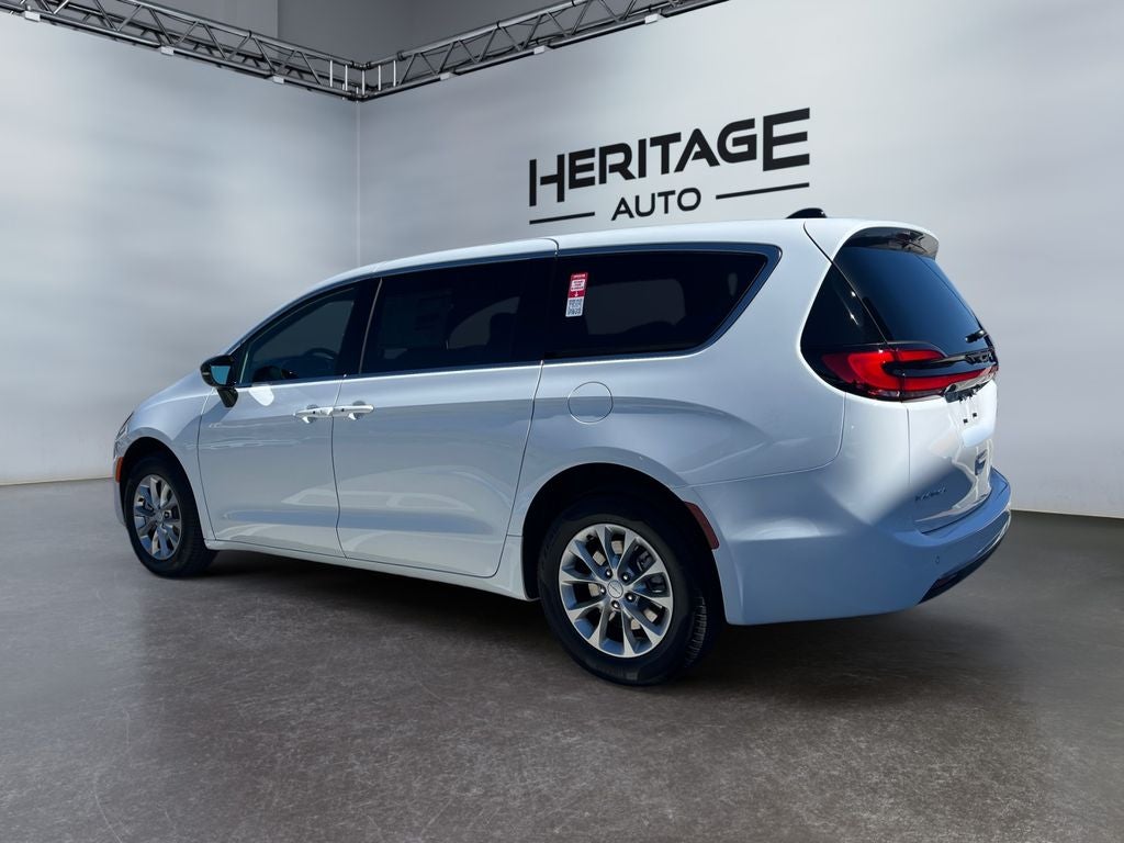 2027 Chrysler Pacifica PACIFICA SELECT AWD