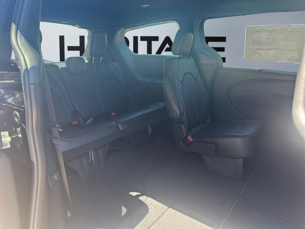 2027 Chrysler Pacifica PACIFICA SELECT AWD