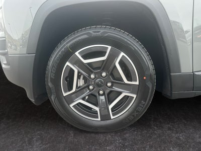 2027 Jeep Cherokee CHEROKEE LAREDO 4X4