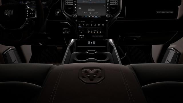 2027 RAM 3500 RAM 3500 LARAMIE CREW CAB 4X4 8' BOX
