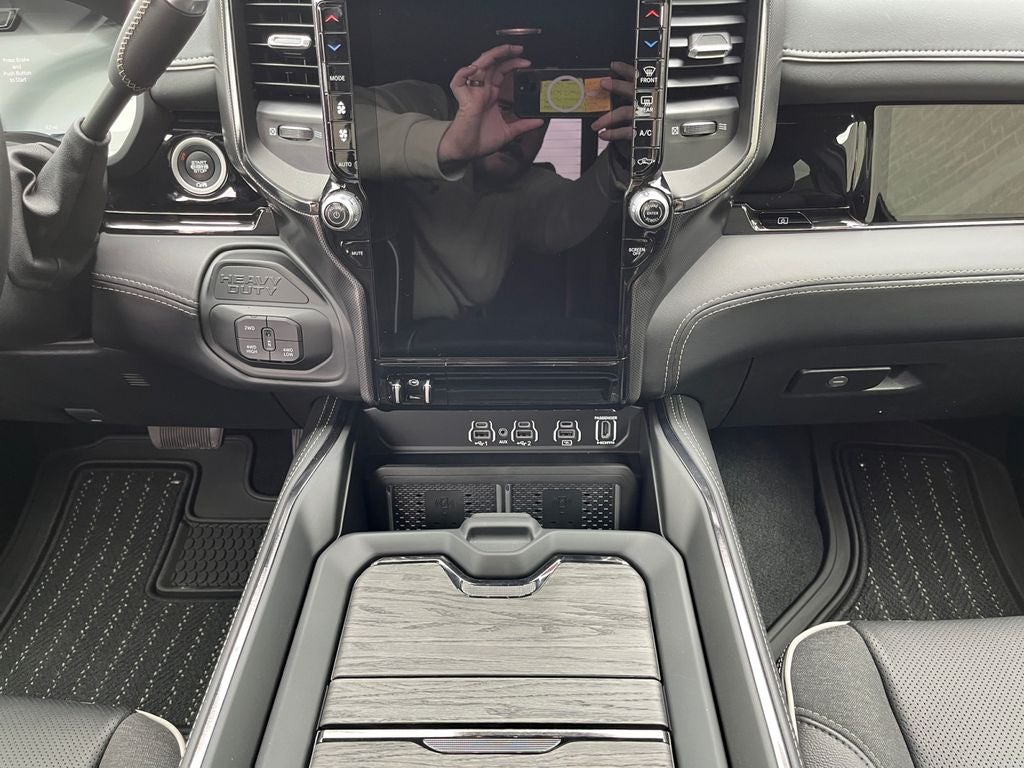 2026 RAM Ram 3500 RAM 3500 LIMITED CREW CAB 4X4 8' BOX