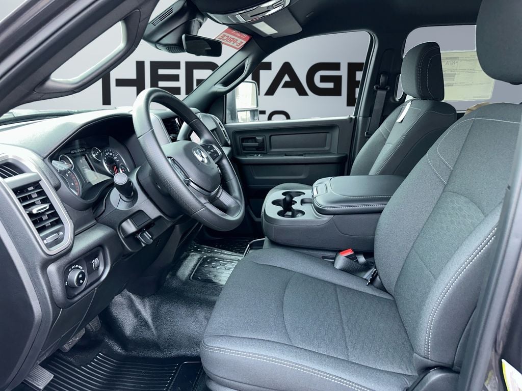 2026 RAM Ram 3500 Chassis Cab RAM 3500 TRADESMAN CREW CAB CHASSIS 4X4 60' CA