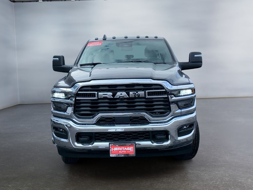 2026 RAM Ram 3500 Chassis Cab RAM 3500 TRADESMAN CREW CAB CHASSIS 4X4 60' CA