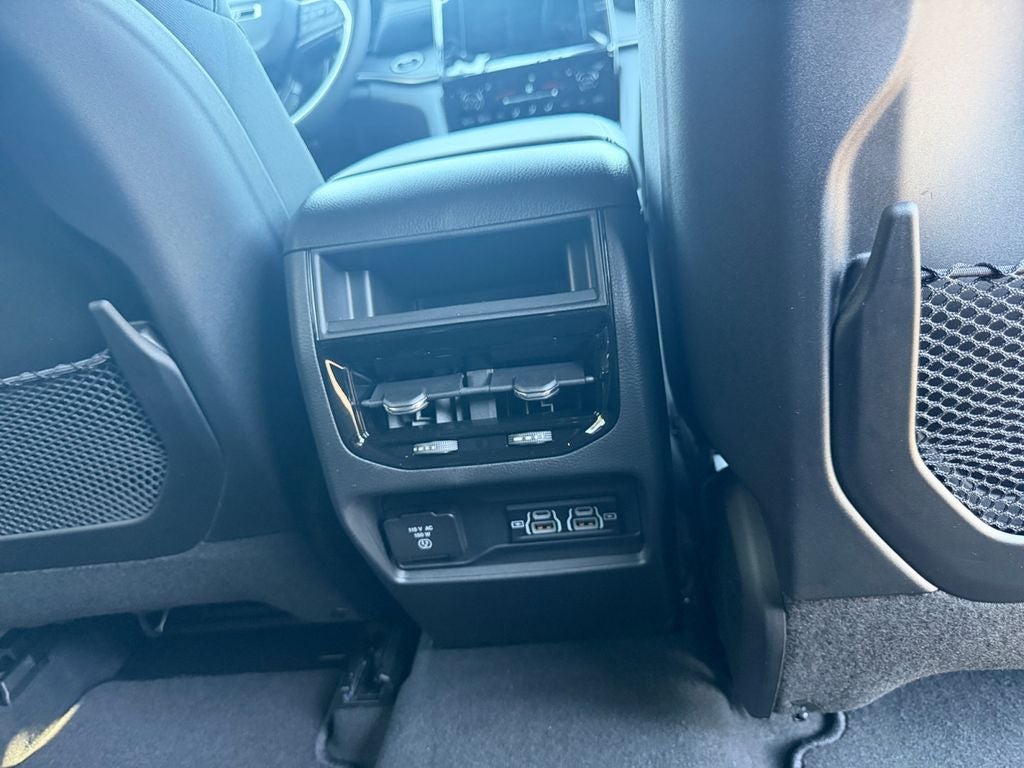 2026 Jeep Grand Cherokee GRAND CHEROKEE LAREDO X 4X4