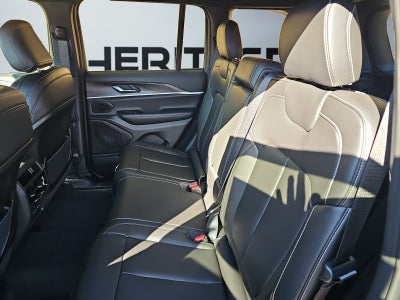 2027 Jeep Grand Cherokee GRAND CHEROKEE LIMITED 4X4