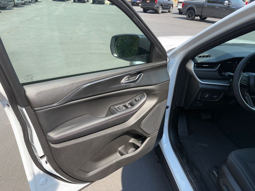2026 Jeep Grand Cherokee GRAND CHEROKEE L LAREDO X 4X4