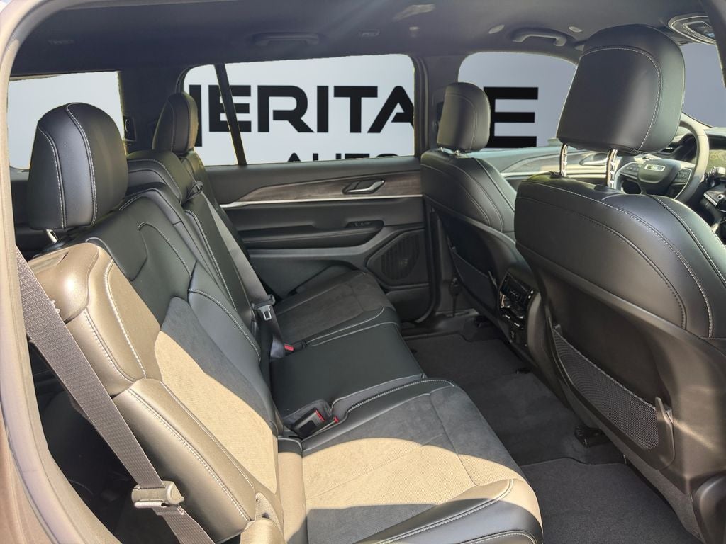 2026 Jeep Grand Cherokee GRAND CHEROKEE L LAREDO ALTITUDE 4X4