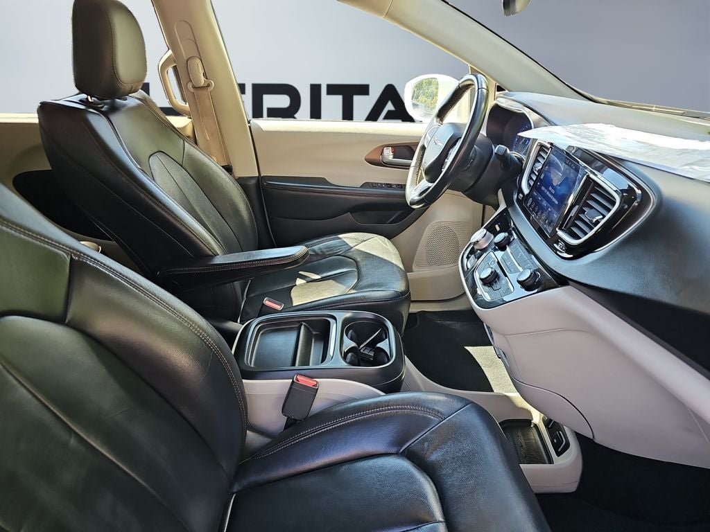 2017 Chrysler Pacifica Touring-L