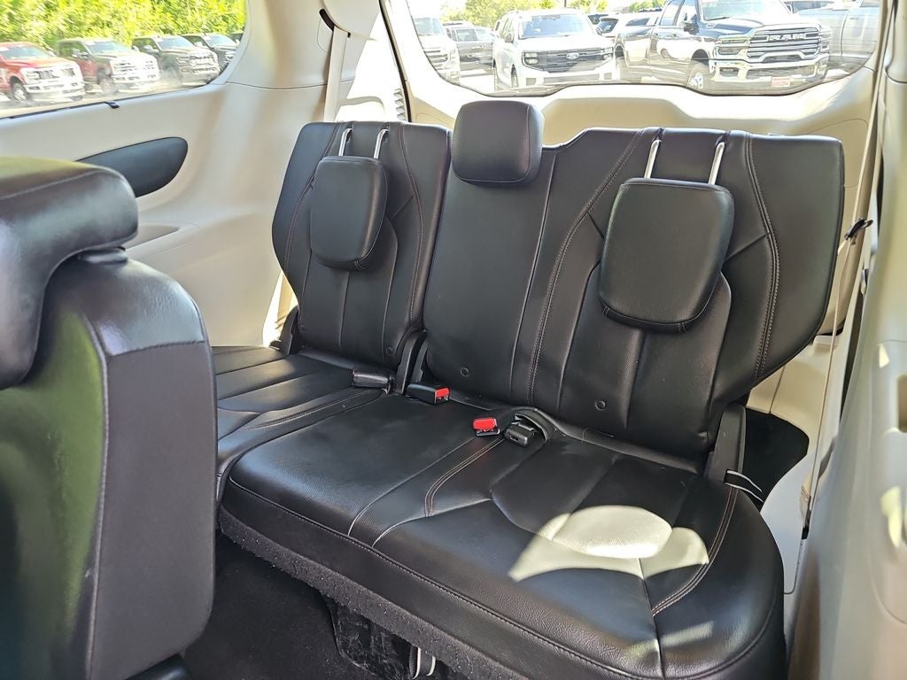 2017 Chrysler Pacifica Touring-L