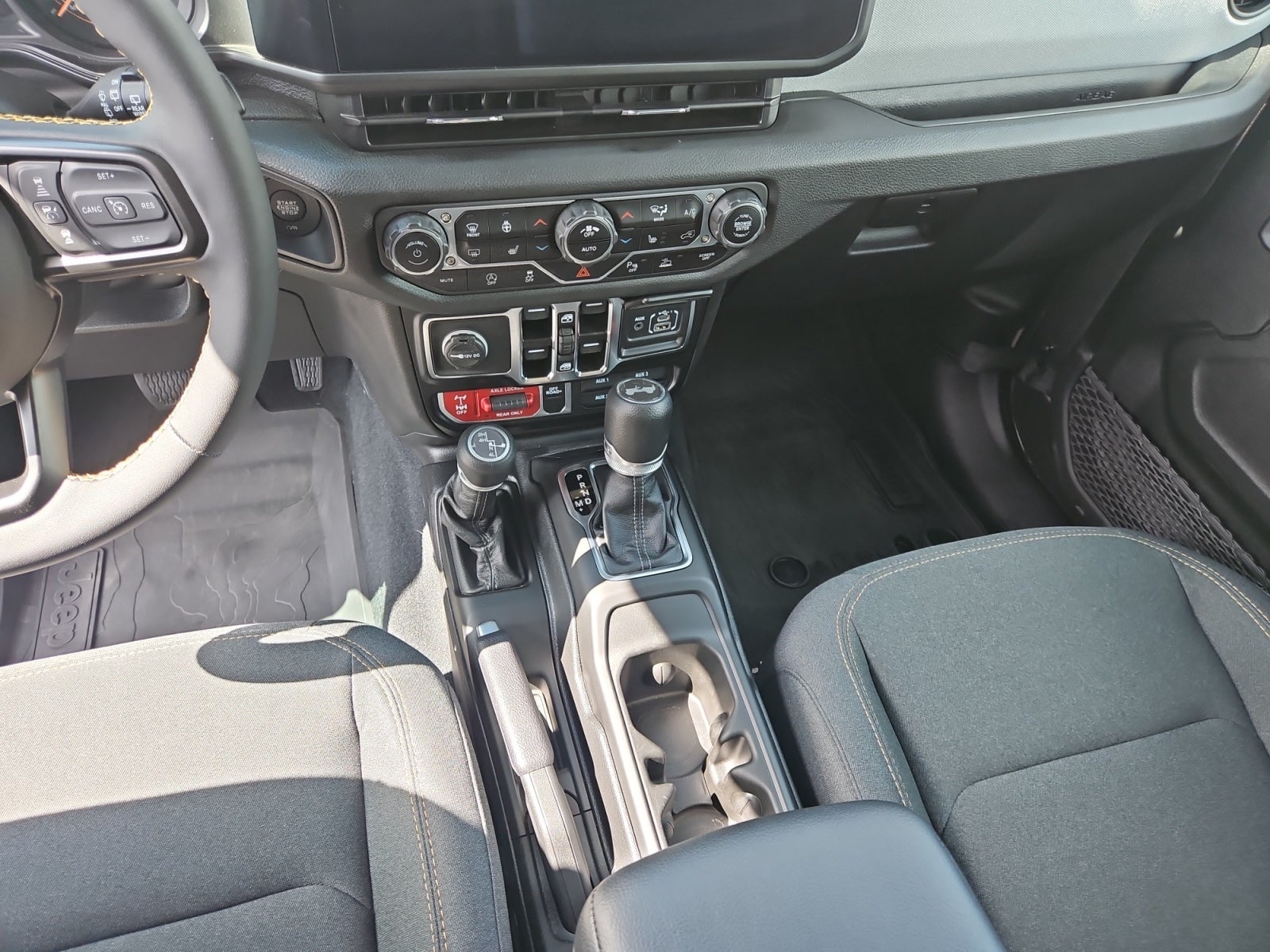 2024 Jeep Wrangler 4-Door Willys 4x4