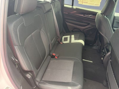 2026 Jeep Grand Cherokee GRAND CHEROKEE LAREDO X 4X4