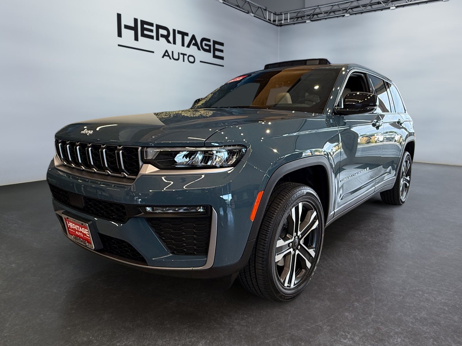 2027 Jeep Grand Cherokee GRAND CHEROKEE LIMITED 4X4