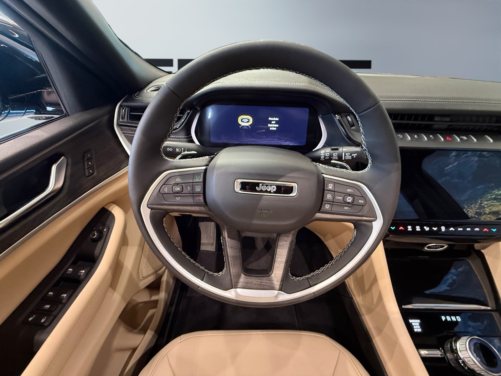 2027 Jeep Grand Cherokee GRAND CHEROKEE LIMITED 4X4