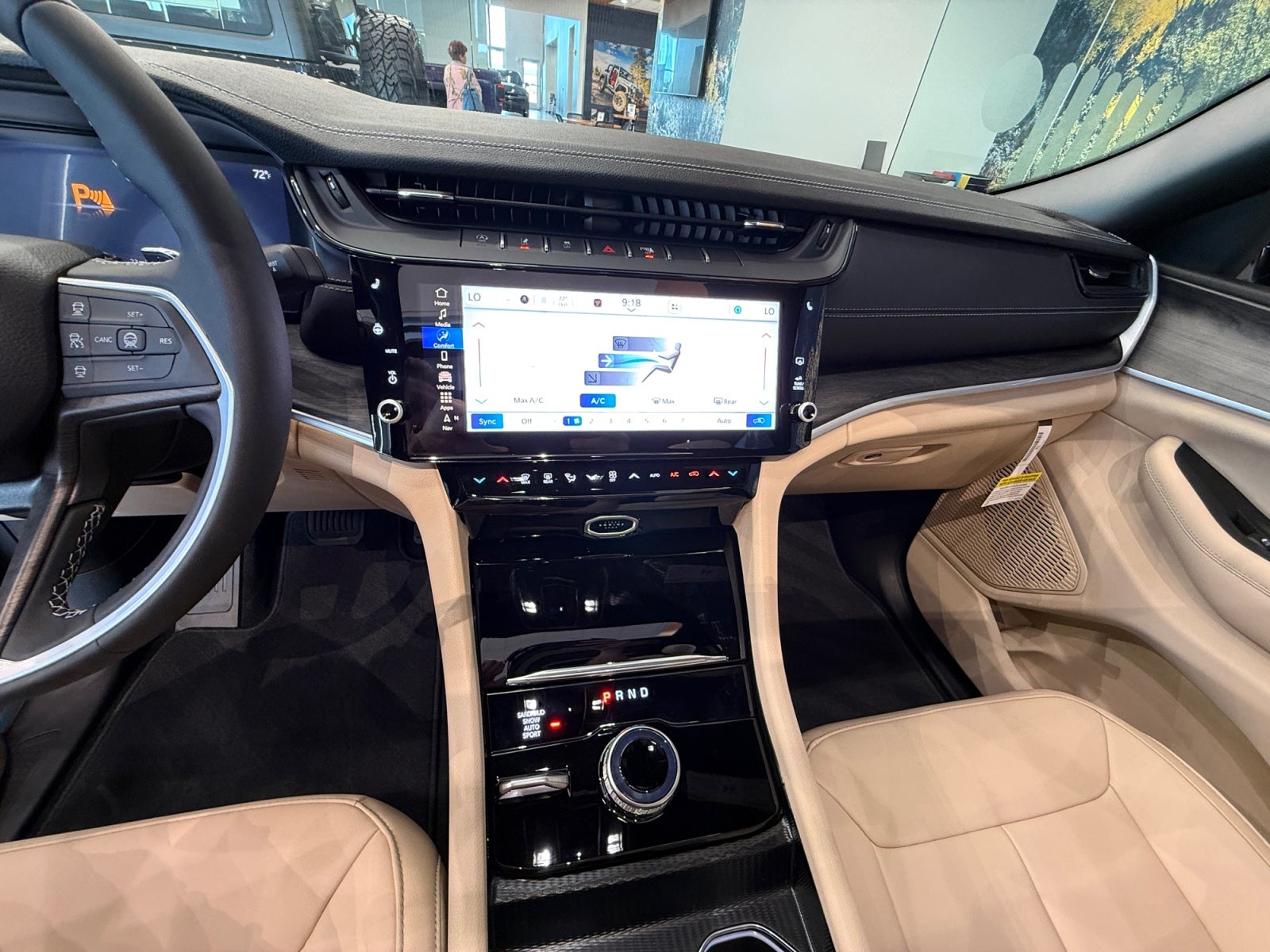2027 Jeep Grand Cherokee GRAND CHEROKEE LIMITED 4X4