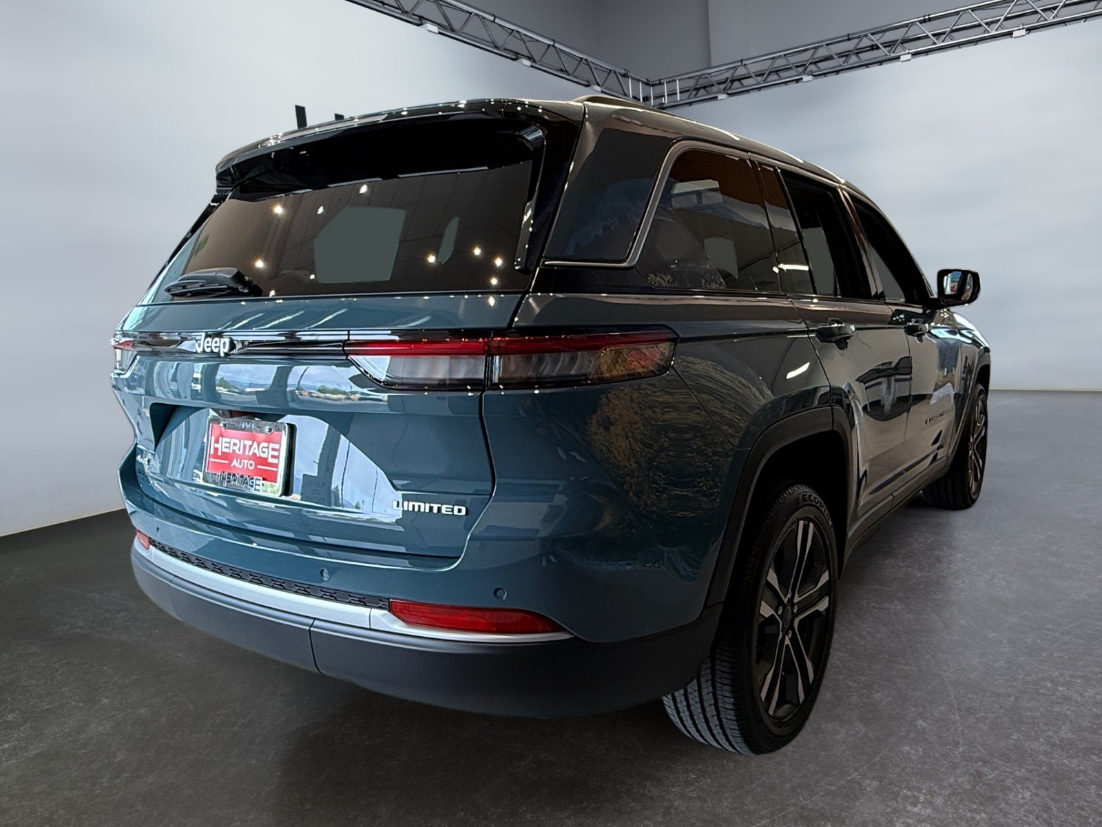 2027 Jeep Grand Cherokee GRAND CHEROKEE LIMITED 4X4