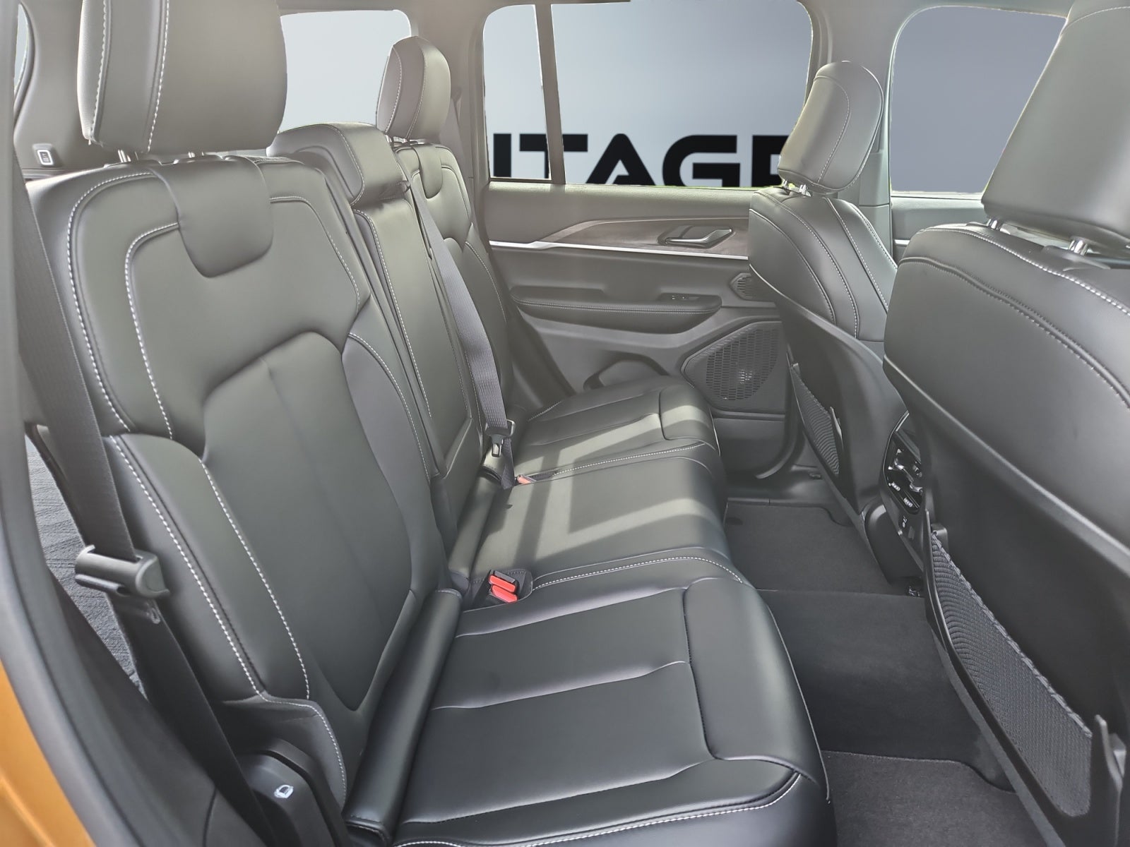 2027 Jeep Grand Cherokee GRAND CHEROKEE LIMITED 4X4