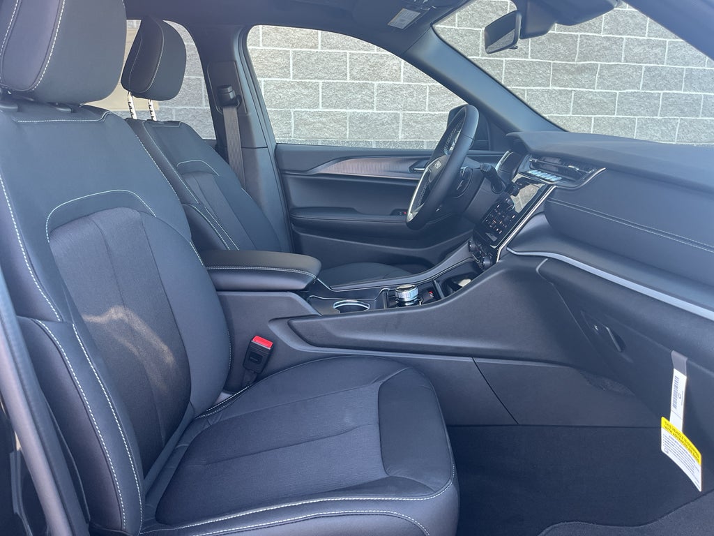 2025 Jeep Grand Cherokee GRAND CHEROKEE L LAREDO X 4X4