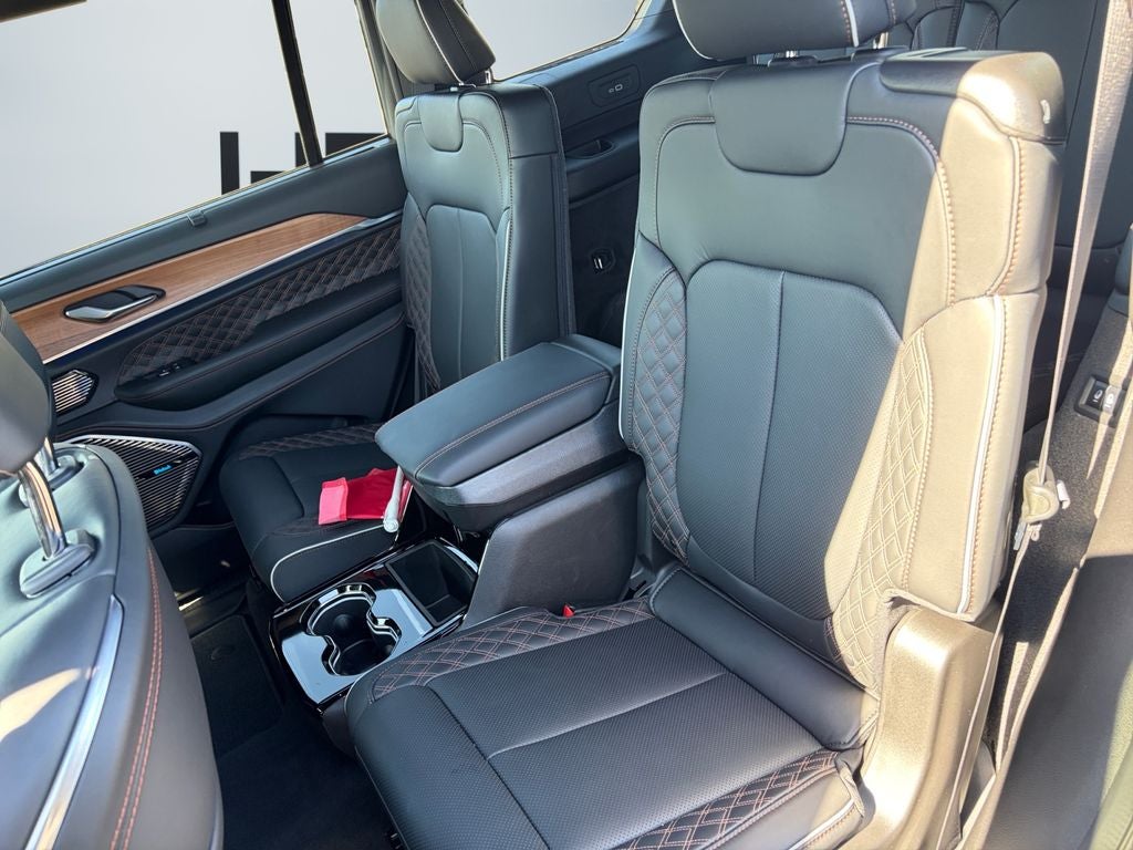 2026 Jeep Grand Cherokee GRAND CHEROKEE L SUMMIT 4X4