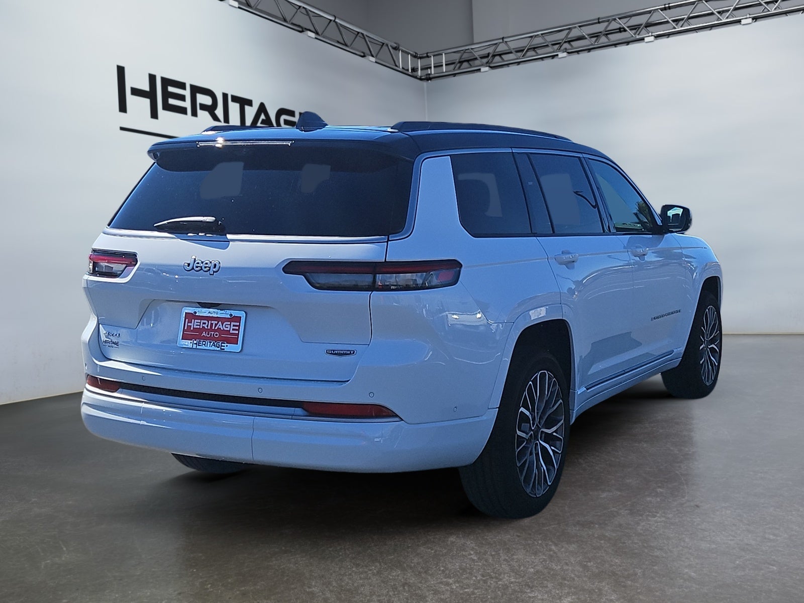 2027 Jeep Grand Cherokee GRAND CHEROKEE L SUMMIT 4X4