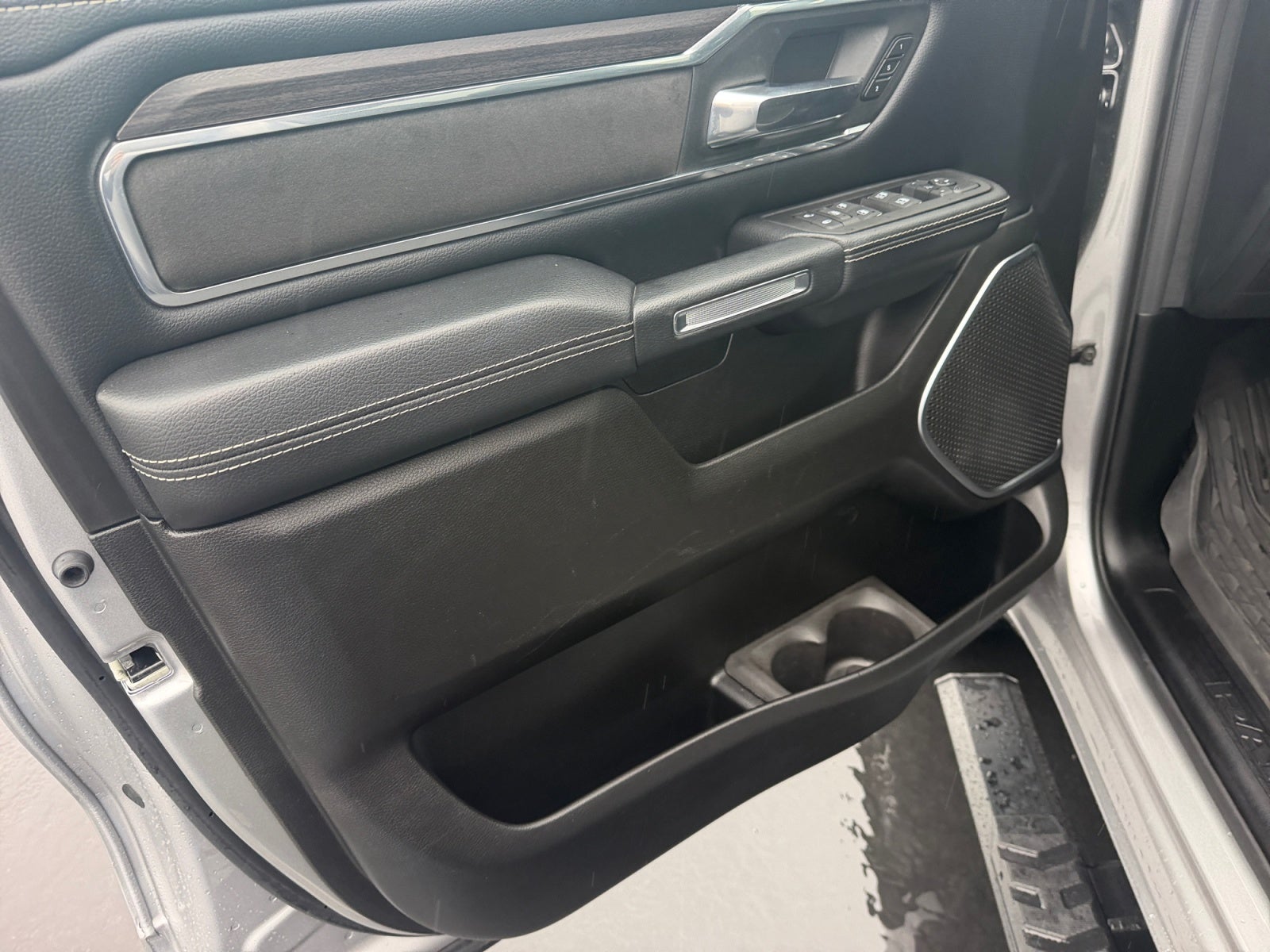 2025 RAM 1500 Laramie Crew Cab 4x4 6'4' Box