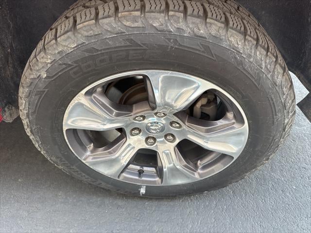 2020 RAM 1500 Laramie Crew Cab 4x4 6'4' Box