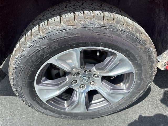 2020 RAM 1500 Laramie Crew Cab 4x4 6'4' Box