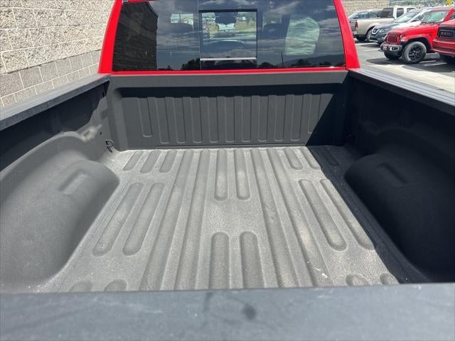 2020 RAM 1500 Laramie Crew Cab 4x4 6'4' Box