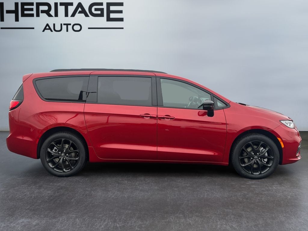 2026 Chrysler Pacifica PACIFICA SELECT AWD