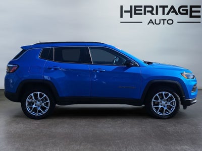 2023 Jeep Compass Latitude Lux FWD