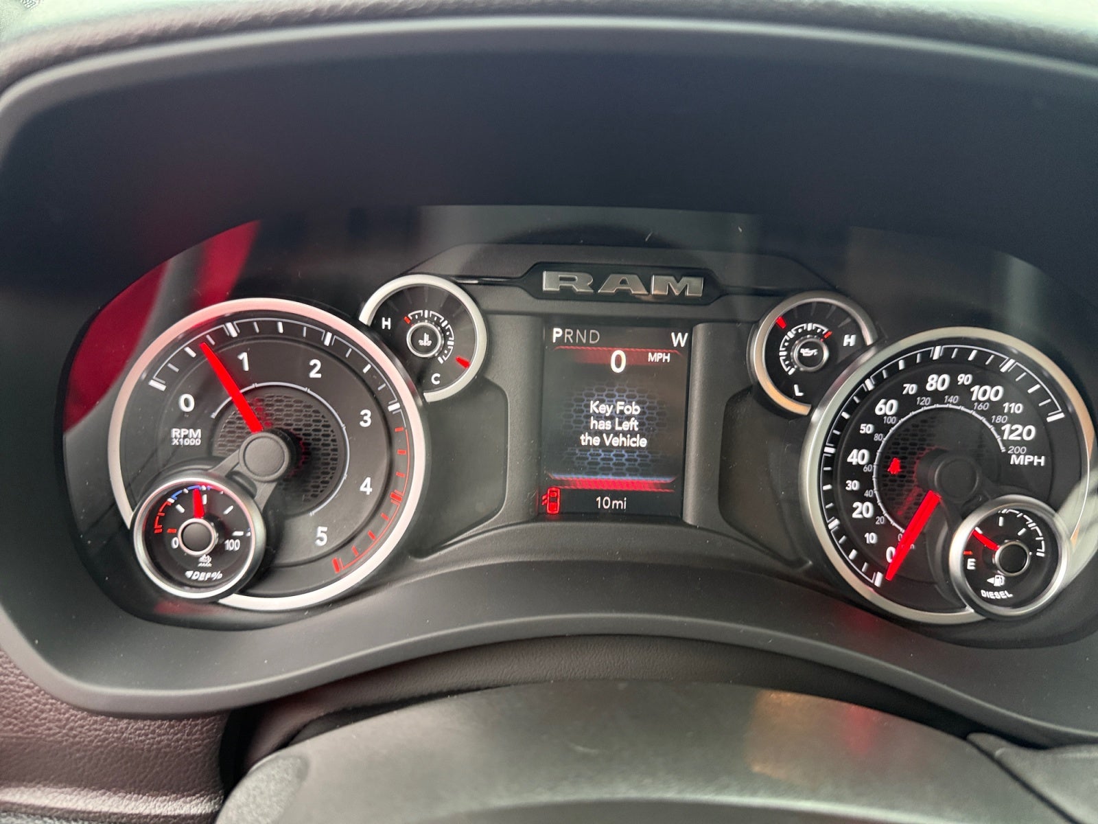 2027 RAM 2500 RAM 2500 TRADESMAN CREW CAB 4X4 8' BOX