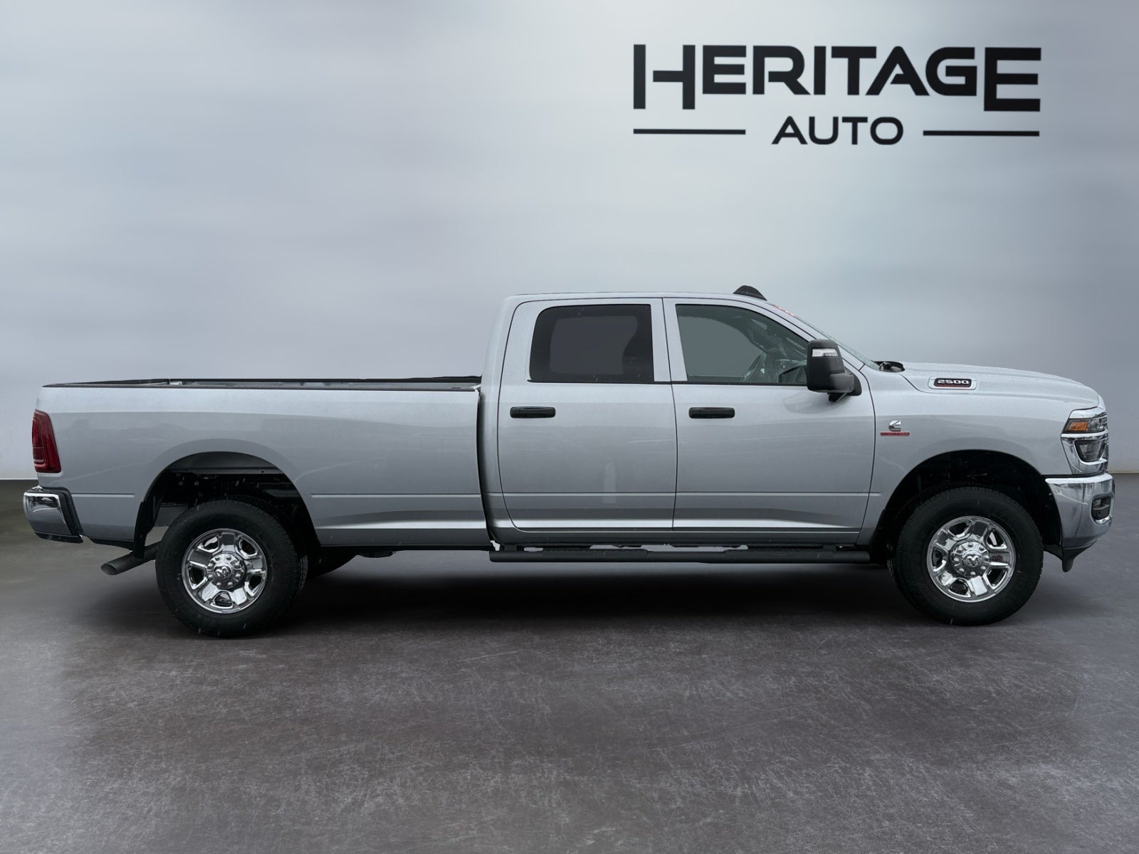 2027 RAM 2500 RAM 2500 TRADESMAN CREW CAB 4X4 8' BOX