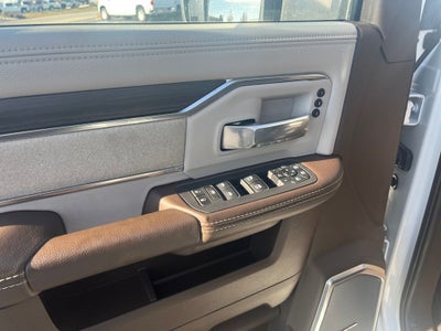 2025 RAM 3500 Laramie Crew Cab 4x4 8' Box