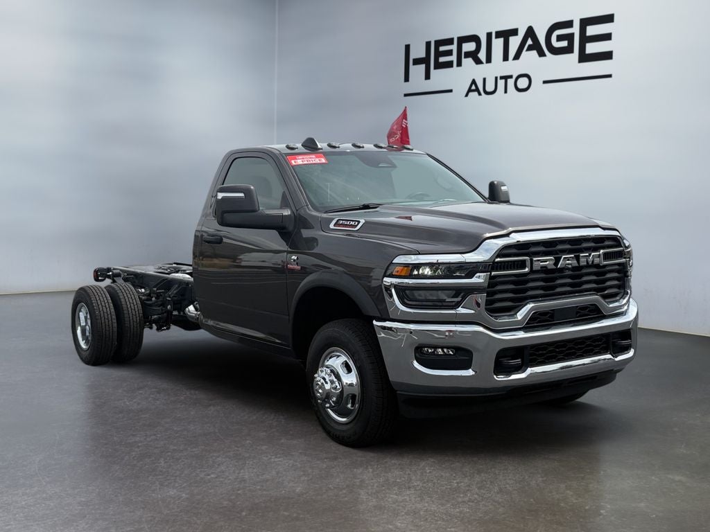 2026 RAM 3500 Chassis RAM 3500 TRADESMAN CHASSIS REGULAR CAB 4X4 84' CA