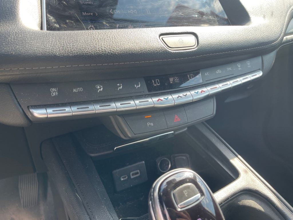 2022 Cadillac XT4 AWD Premium Luxury
