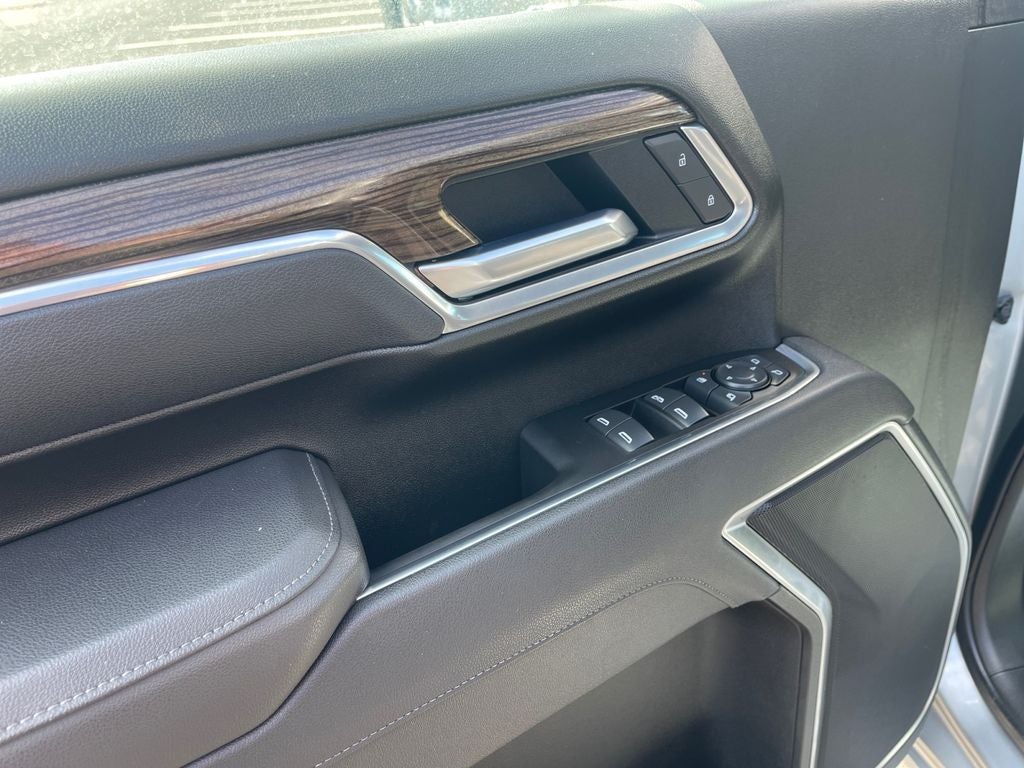 2025 Chevrolet Silverado LT
