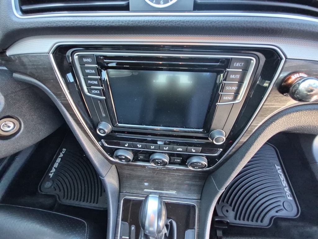 2016 Volkswagen Passat 1.8T SE